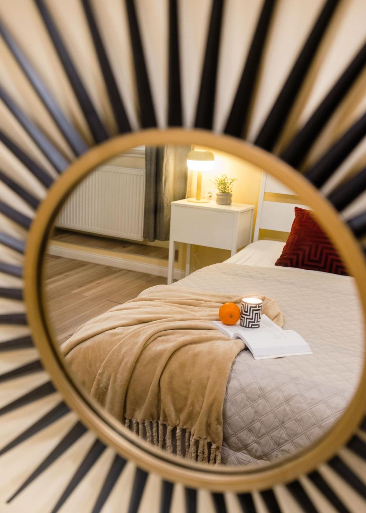 Experience City Nightlife From A Sleek Lavish Pad Daire Budapeşte Dış mekan fotoğraf